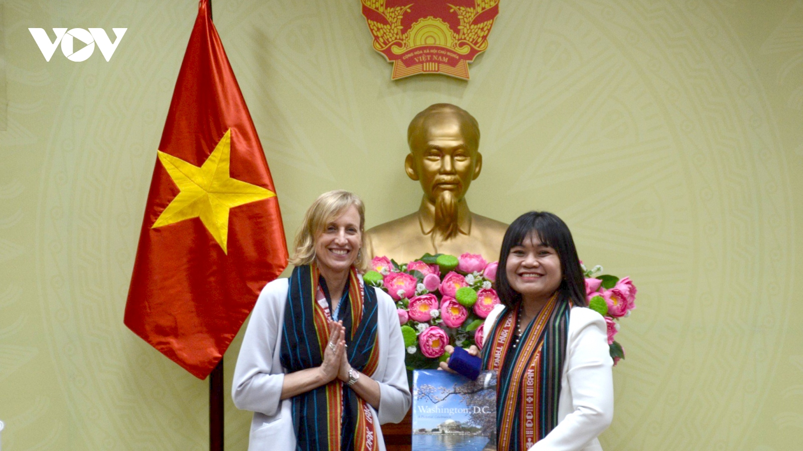 Tổng Lãnh sự quán Hoa Kỳ thảo luận hợp tác với Đắk Lắk